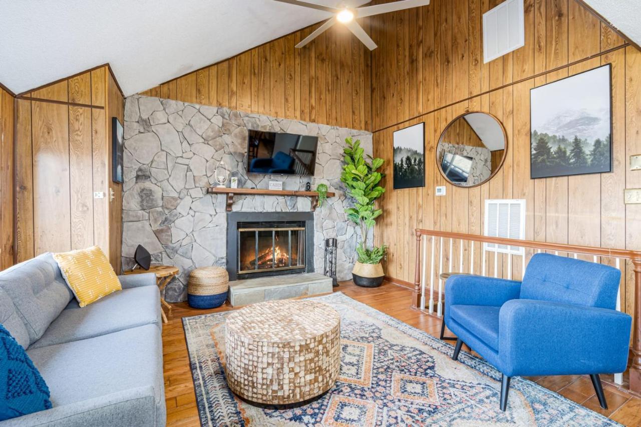 Amazing Views, Hot Tub, Fire Pit, Deck & Fireplace Inwood Zewnętrze zdjęcie