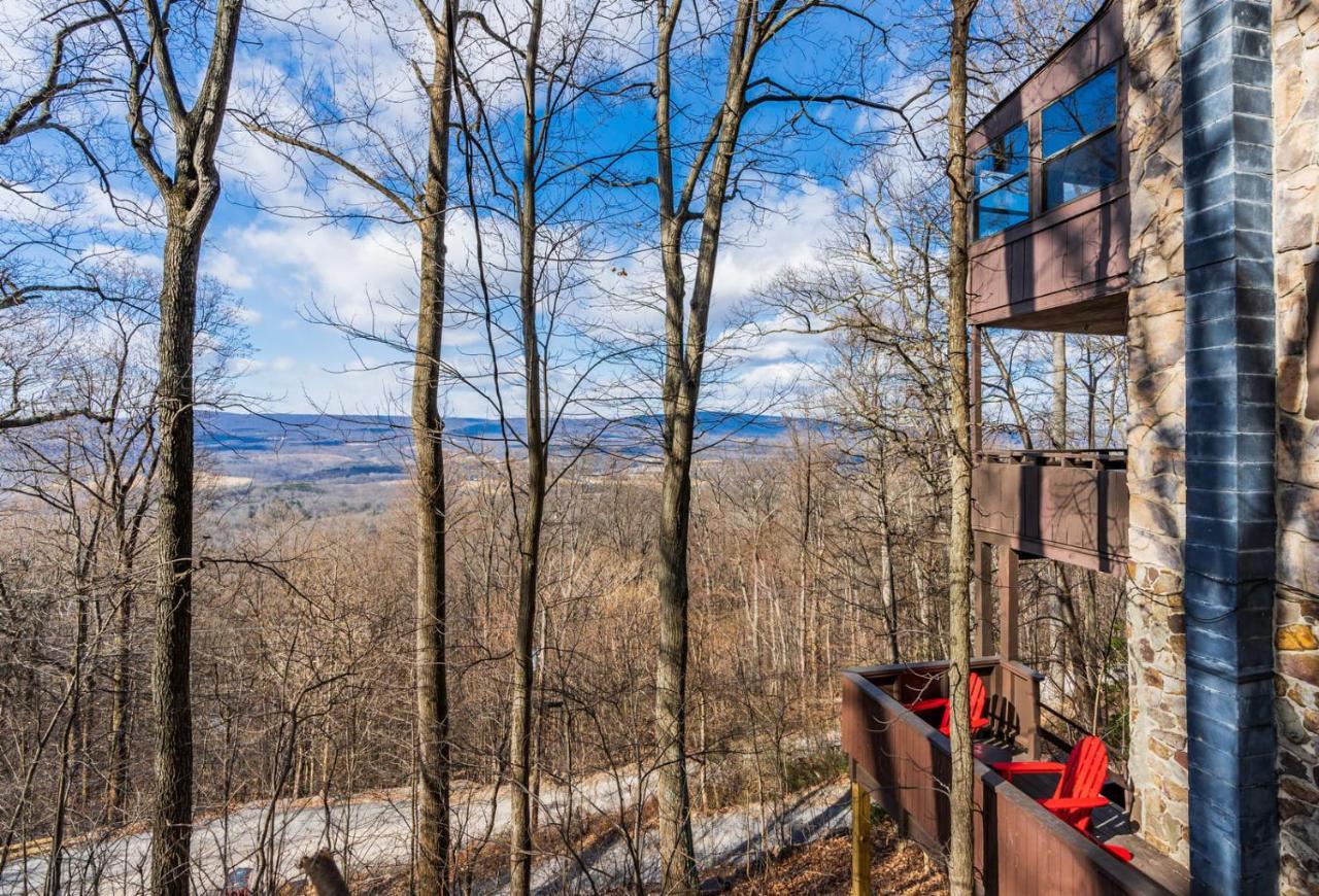 Amazing Views, Hot Tub, Fire Pit, Deck & Fireplace Inwood Zewnętrze zdjęcie