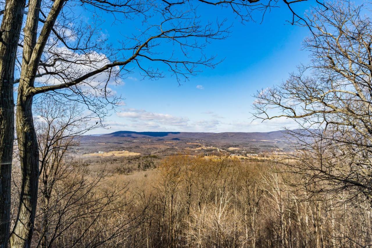 Amazing Views, Hot Tub, Fire Pit, Deck & Fireplace Inwood Zewnętrze zdjęcie