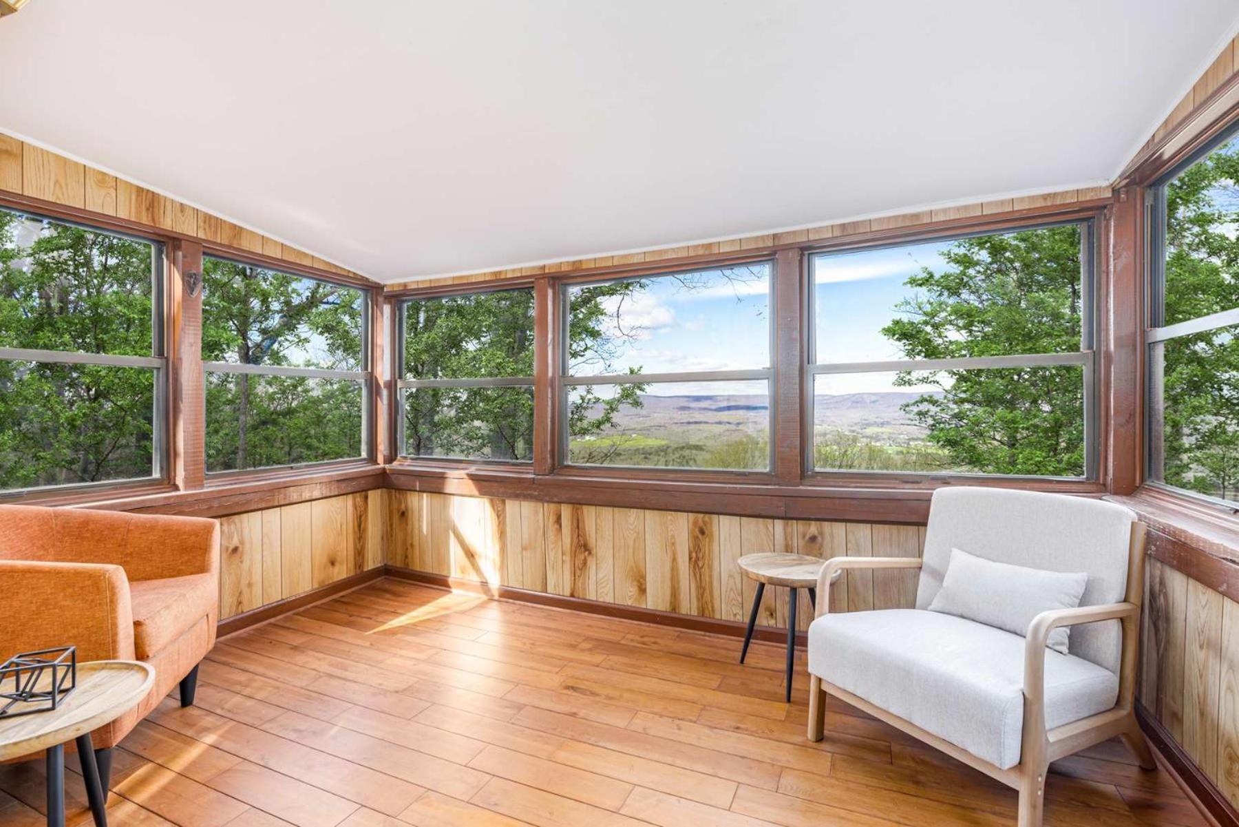 Amazing Views, Hot Tub, Fire Pit, Deck & Fireplace Inwood Zewnętrze zdjęcie